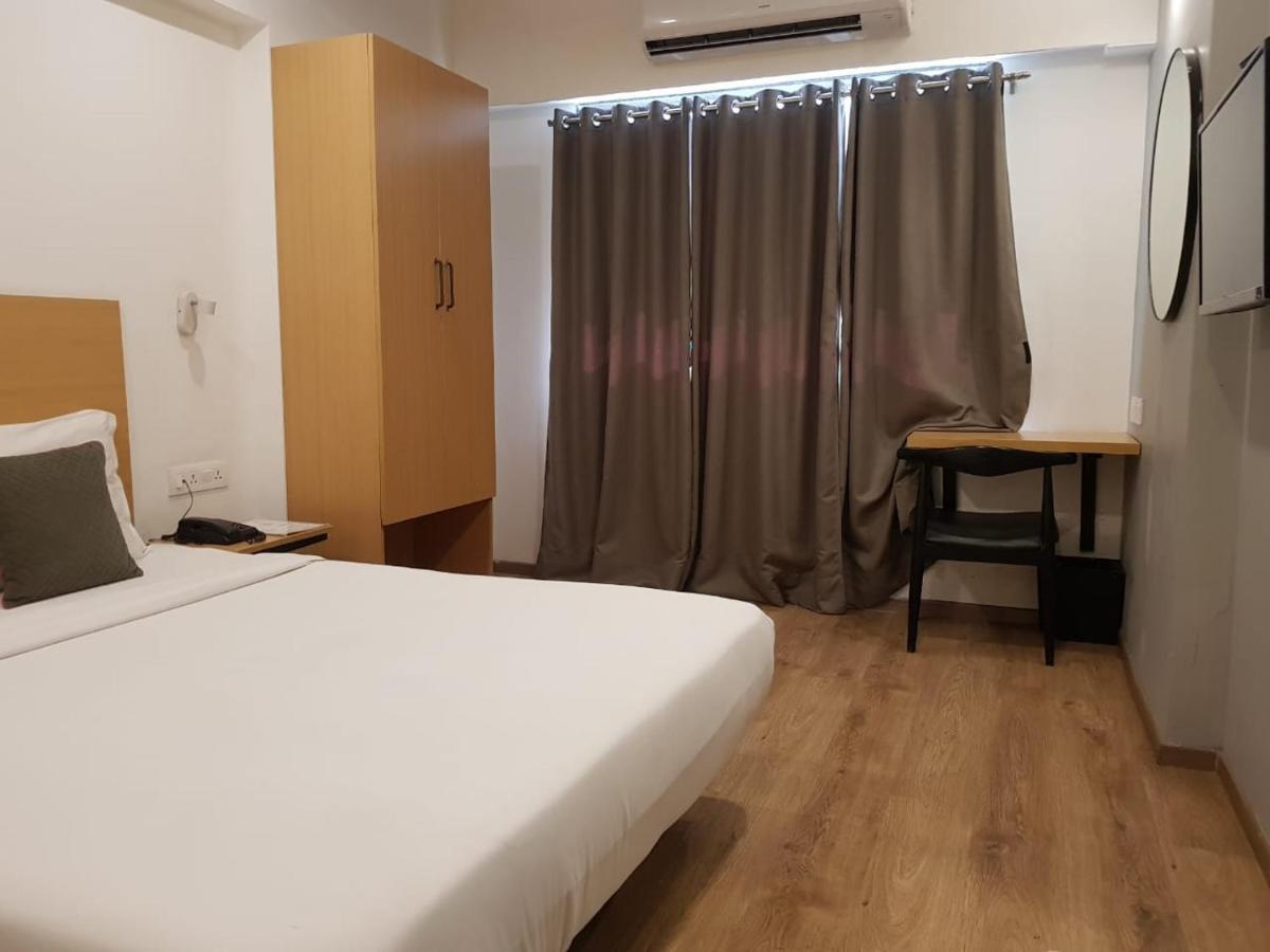 Hotel Unicontinental Мумбаї Екстер'єр фото